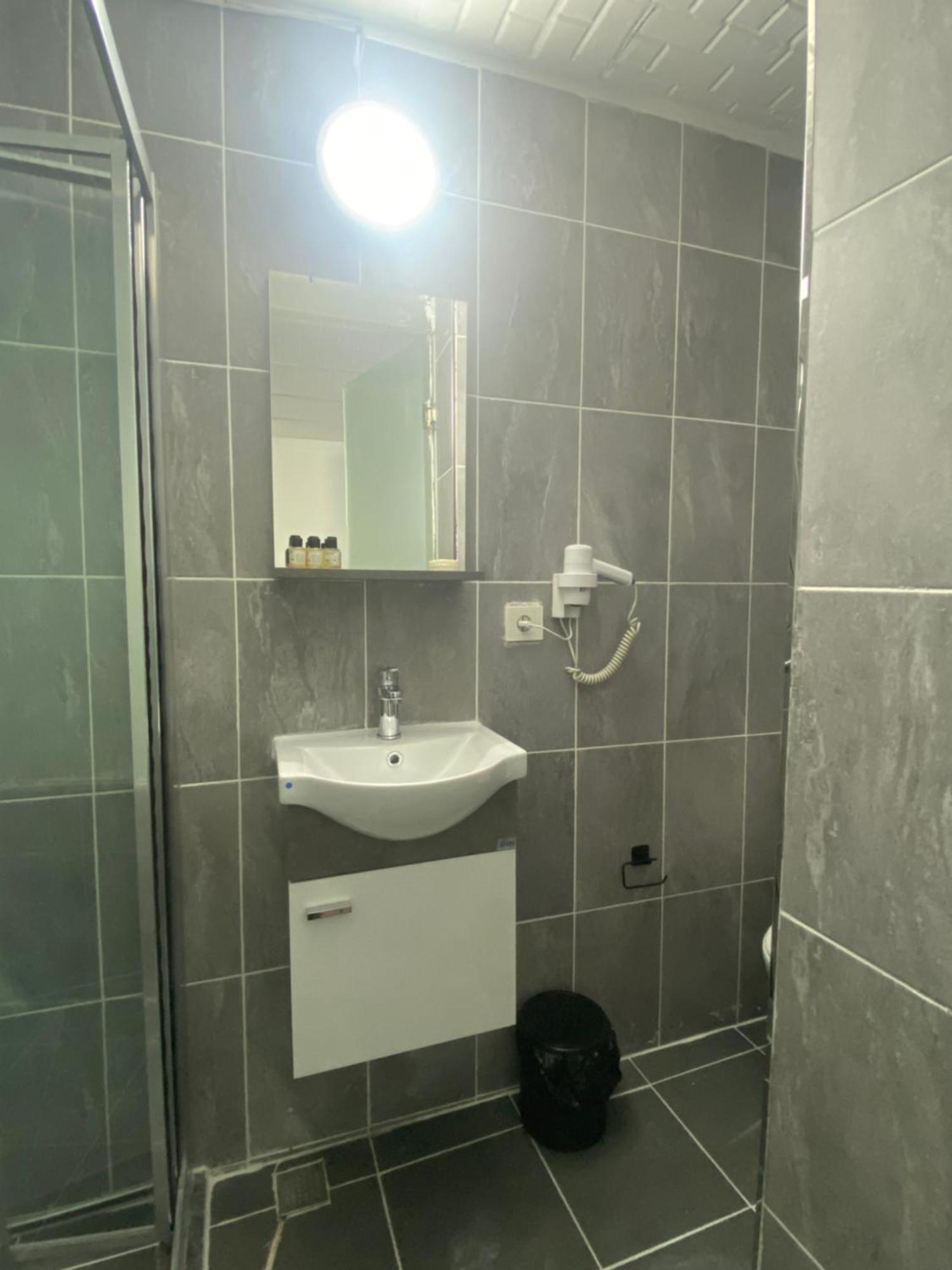 Taksim Sem Hotel Istanbul Bagian luar foto